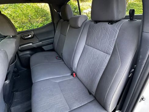 Used 2019 Toyota Tacoma TRD Off-Road w/ Technology Package image 29