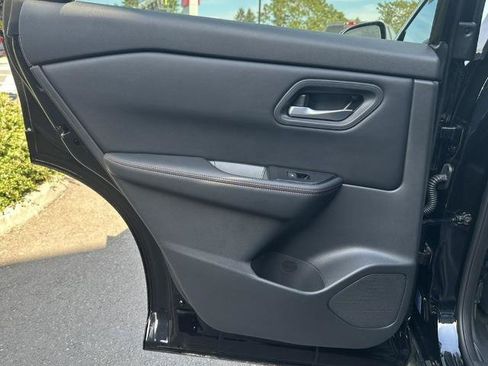 Certified 2025 Nissan Rogue SV AWD/4WD image 24