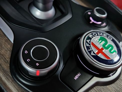 Used 2017 Alfa Romeo Giulia Ti image 37