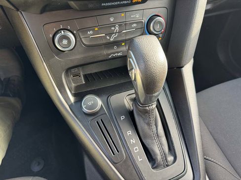 Used 2017 Ford Focus SE image 30