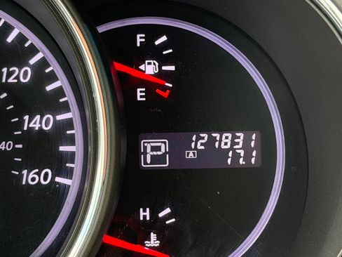 Used 2012 Nissan Murano S FWD image 17