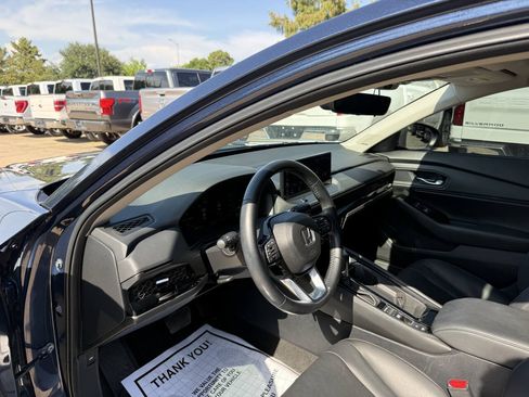 Used 2023 Honda Accord Touring image 6