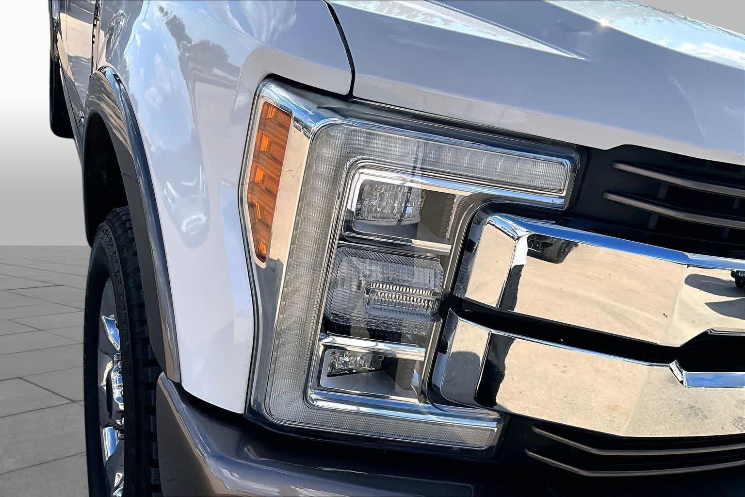 Certified 2019 Ford F250 King Ranch w/ King Ranch Ultimate Package AWD/4WD image 27