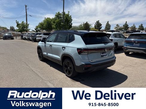 New 2026 Volkswagen Taos SE FWD image 3