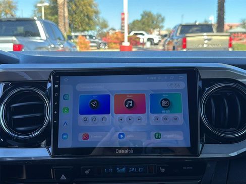 Used 2019 Toyota Tacoma TRD Off-Road image 19