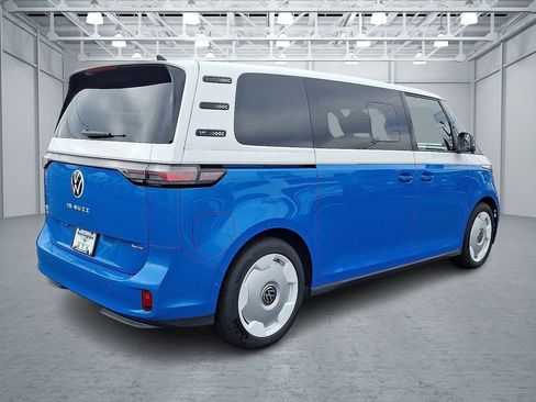 New 2025 Volkswagen ID. Buzz 1st Edition image 4