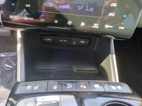 Certified 2024 Hyundai Tucson Limited AWD/4WD image 15