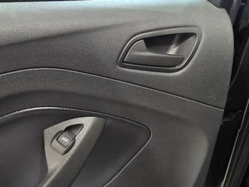 Used 2017 Ford Escape S image 21