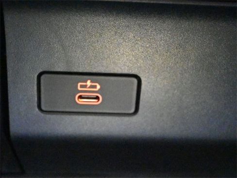 Used 2026 BMW X5 xDrive40i w/ Climate Comfort Package image 4