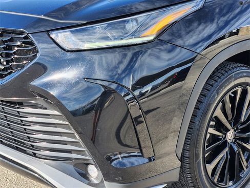 Used 2023 Toyota Highlander XSE image 9