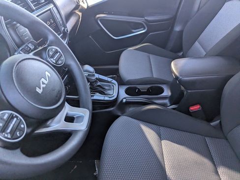Used 2024 Kia Soul LX w/ Option Group 015 image 18
