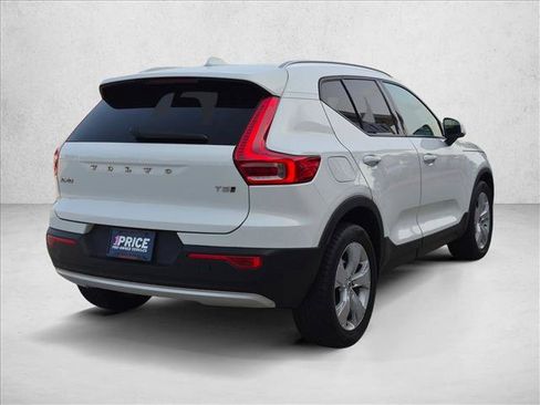Used 2019 Volvo XC40 T5 Momentum AWD/4WD image 5