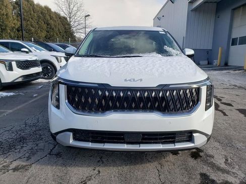 New 2026 Kia Carnival FWD image 2