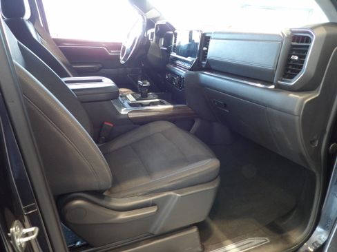 Used 2022 Chevrolet Silverado 1500 RST AWD/4WD image 21