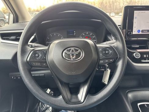 Certified 2025 Toyota Corolla LE image 29