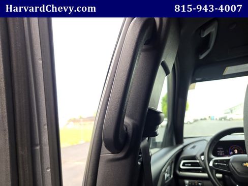 Used 2025 Chevrolet Traverse LT AWD/4WD image 28