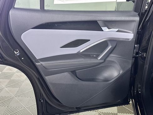 New 2026 Volkswagen Tiguan SE image 19