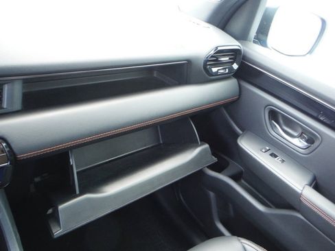 Used 2023 Honda Pilot TrailSport image 36
