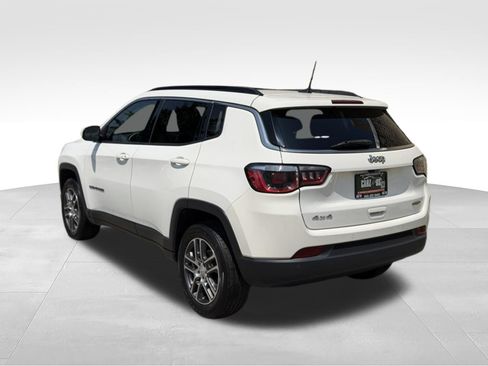 Used 2020 Jeep Compass Latitude AWD/4WD image 9