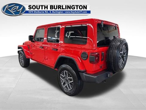 Used 2025 Jeep Wrangler Unlimited Sahara AWD/4WD image 4