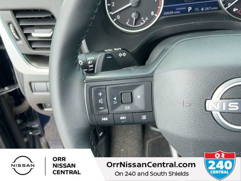 Used 2025 Nissan Rogue SV w/ SV Premium Package FWD image 20