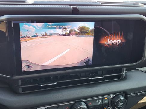 New 2026 Jeep Gladiator Sport AWD/4WD image 17