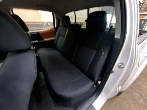Used 2017 Toyota Tacoma SR5 w/ Tow Package RWD image 28