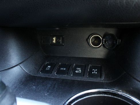 Used 2016 Toyota Highlander Limited AWD/4WD image 35