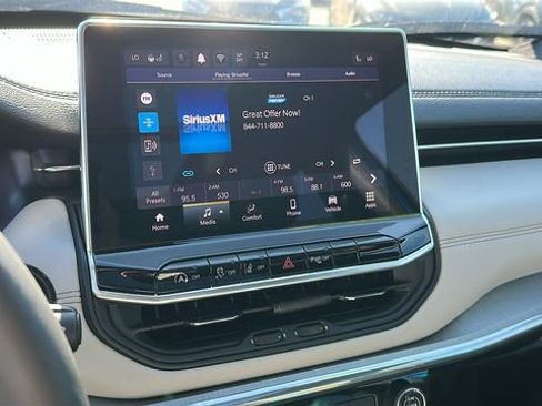 Used 2024 Jeep Compass Limited w/ Sun and Sound Group AWD/4WD image 15