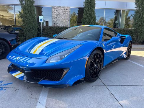 Used 2020 Ferrari 488 Pista Coupe RWD image 2