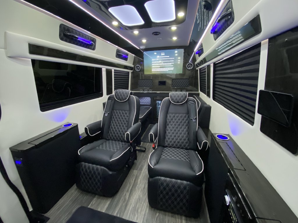 Used 2025 Mercedes-Benz Sprinter 3500 image 20