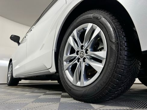 Certified 2023 Toyota Sienna Limited image 32