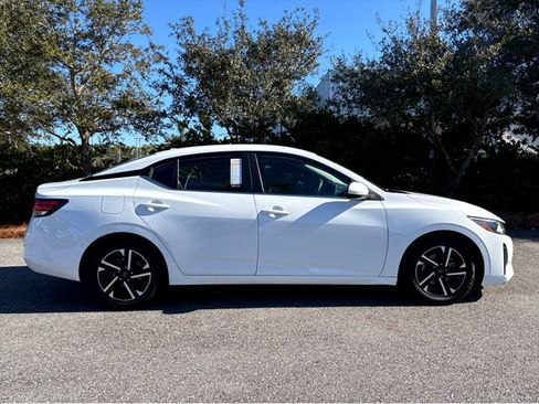 Certified 2024 Nissan Sentra SV image 29