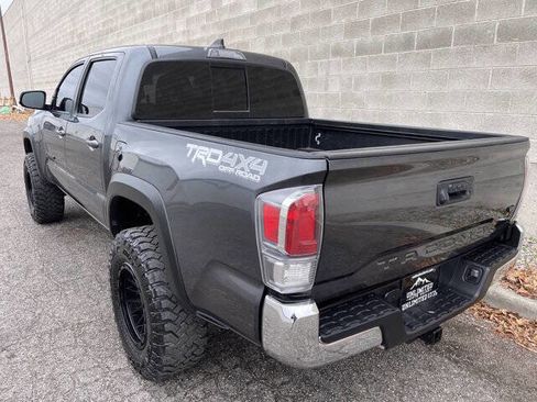 Used 2023 Toyota Tacoma TRD Off-Road image 6
