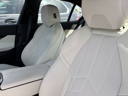 Used 2026 BMW 550e xDrive w/ Premium Package AWD/4WD image 16