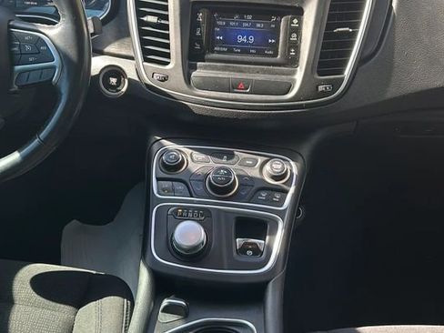 Used 2015 Chrysler 200 Limited w/ Convenience Group image 16