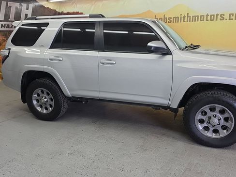 Used 2023 Toyota 4Runner SR5 AWD/4WD image 20
