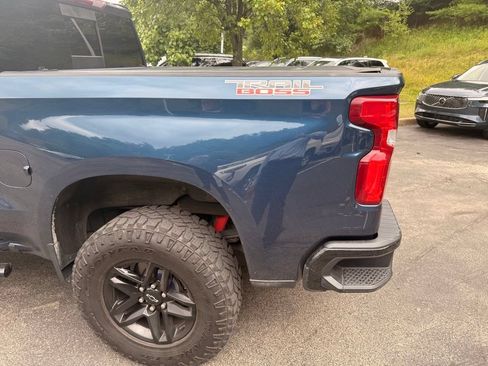 Used 2021 Chevrolet Silverado 1500 LT Trail Boss w/ Convenience Package II AWD/4WD image 21