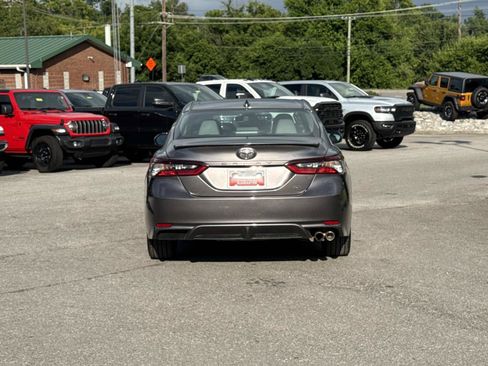 Used 2024 Toyota Camry SE FWD image 6