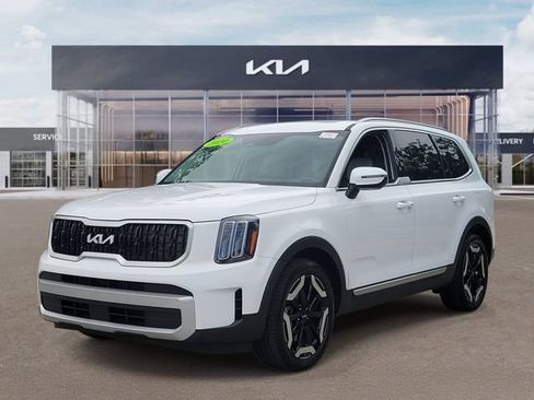 Certified 2024 Kia Telluride EX FWD image 3
