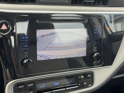 Used 2019 Toyota Corolla LE w/ Carpet Mat Package (TMS) FWD image 33
