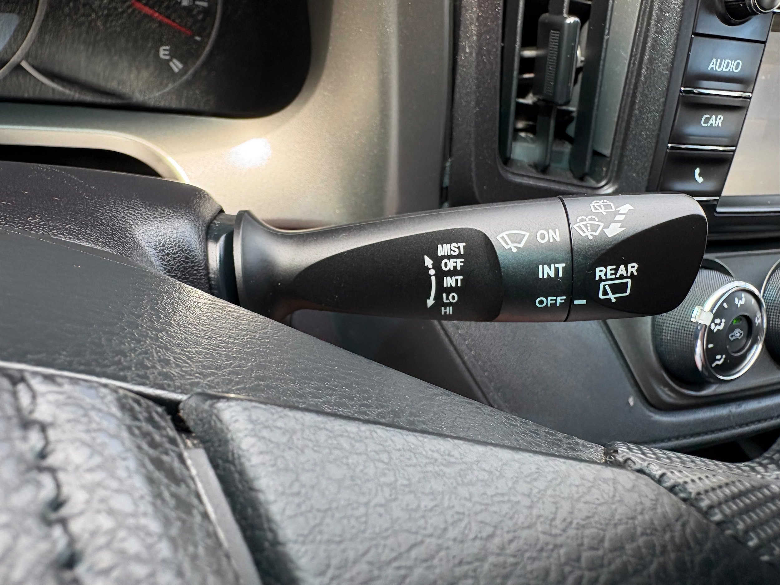 Used 2016 Toyota RAV4 LE AWD/4WD image 32