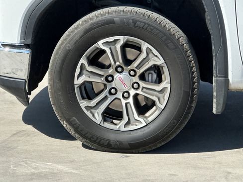 Used 2024 GMC Sierra 1500 SLT AWD/4WD image 12