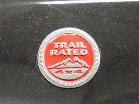 Used 2022 Jeep Compass Trailhawk w/ Trailhawk Elite Group image 32