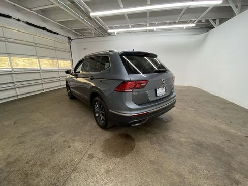 Used 2022 Volkswagen Tiguan SE image 4
