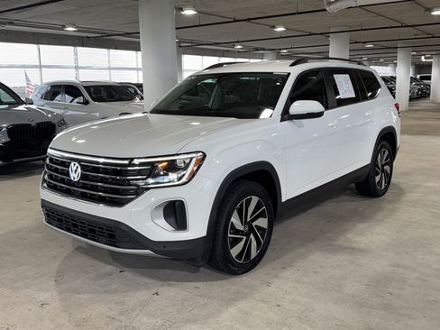 Used 2024 Volkswagen Atlas SE FWD image 4
