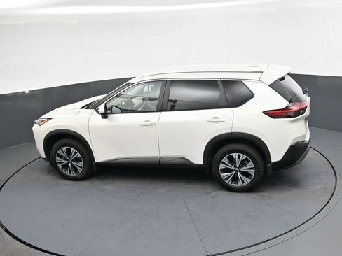 Used 2023 Nissan Rogue SV image 32