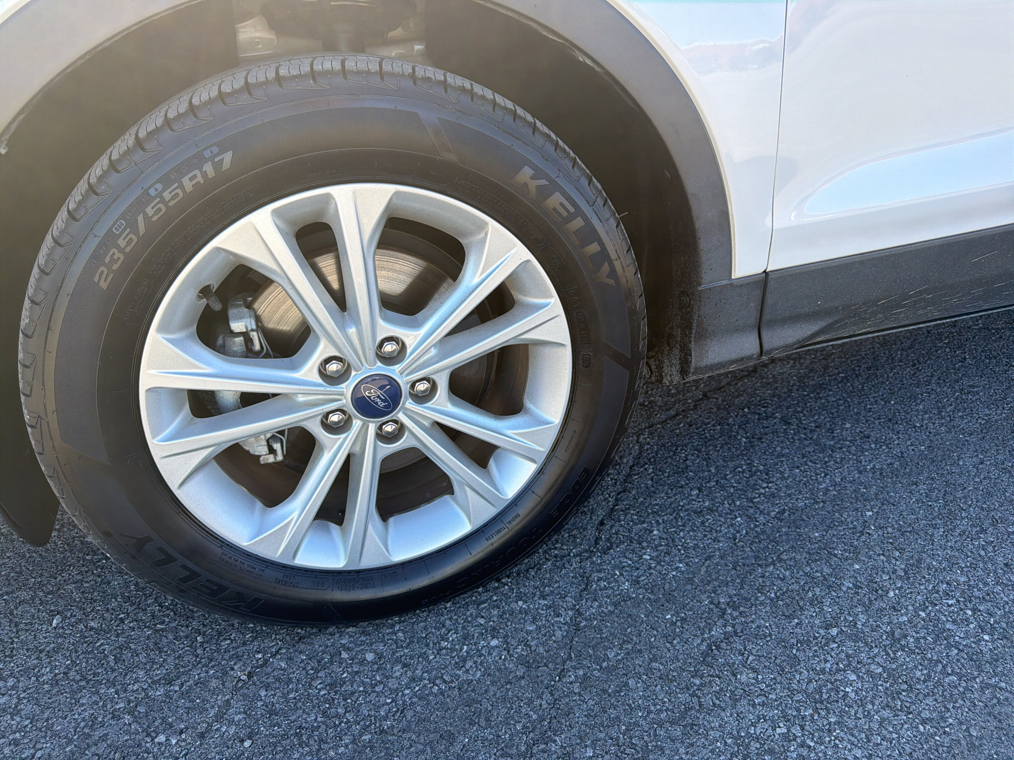 Used 2018 Ford Escape SEL w/ Ford Safe & Smart Package FWD image 28