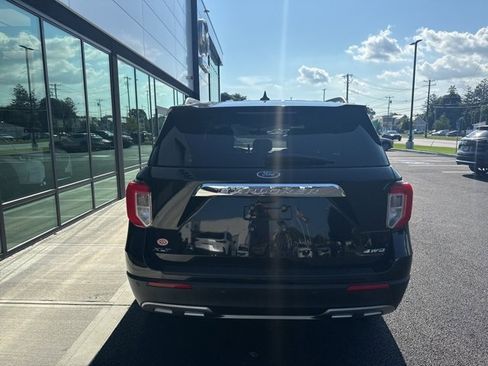 Used 2023 Ford Explorer XLT w/ Equipment Group 202A image 4