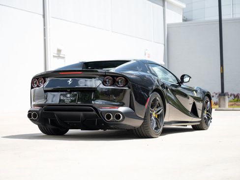 Used 2022 Ferrari 812 GTS RWD image 12